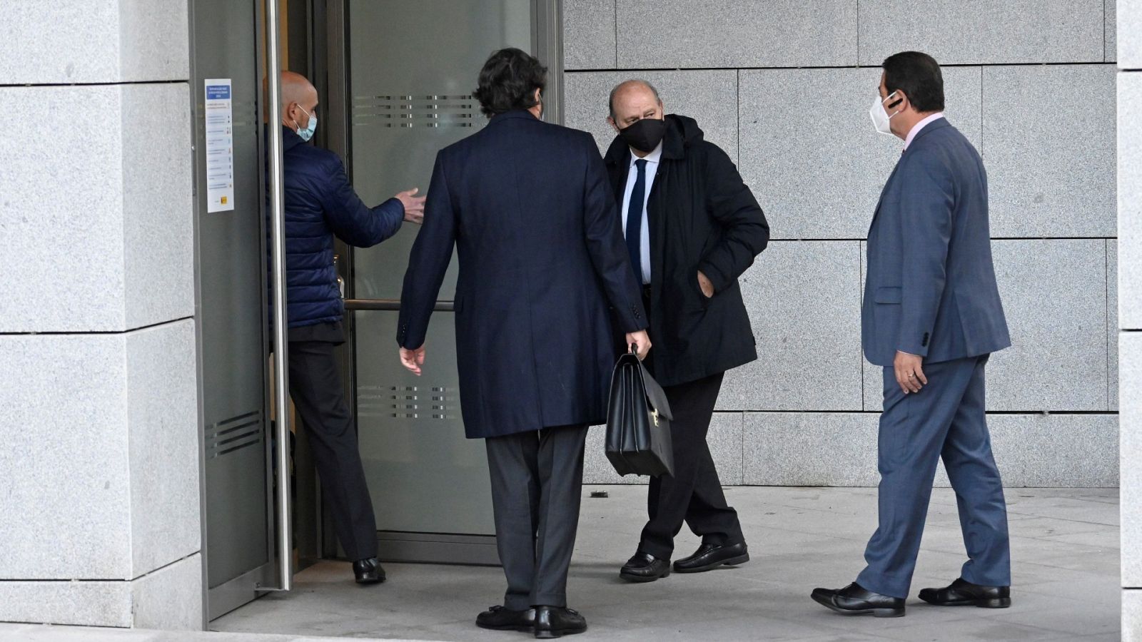 Fernández Díaz declara que los mensajes que le incriminan en la Kitchen son falsos y la Fiscalía pide requisar su móvil