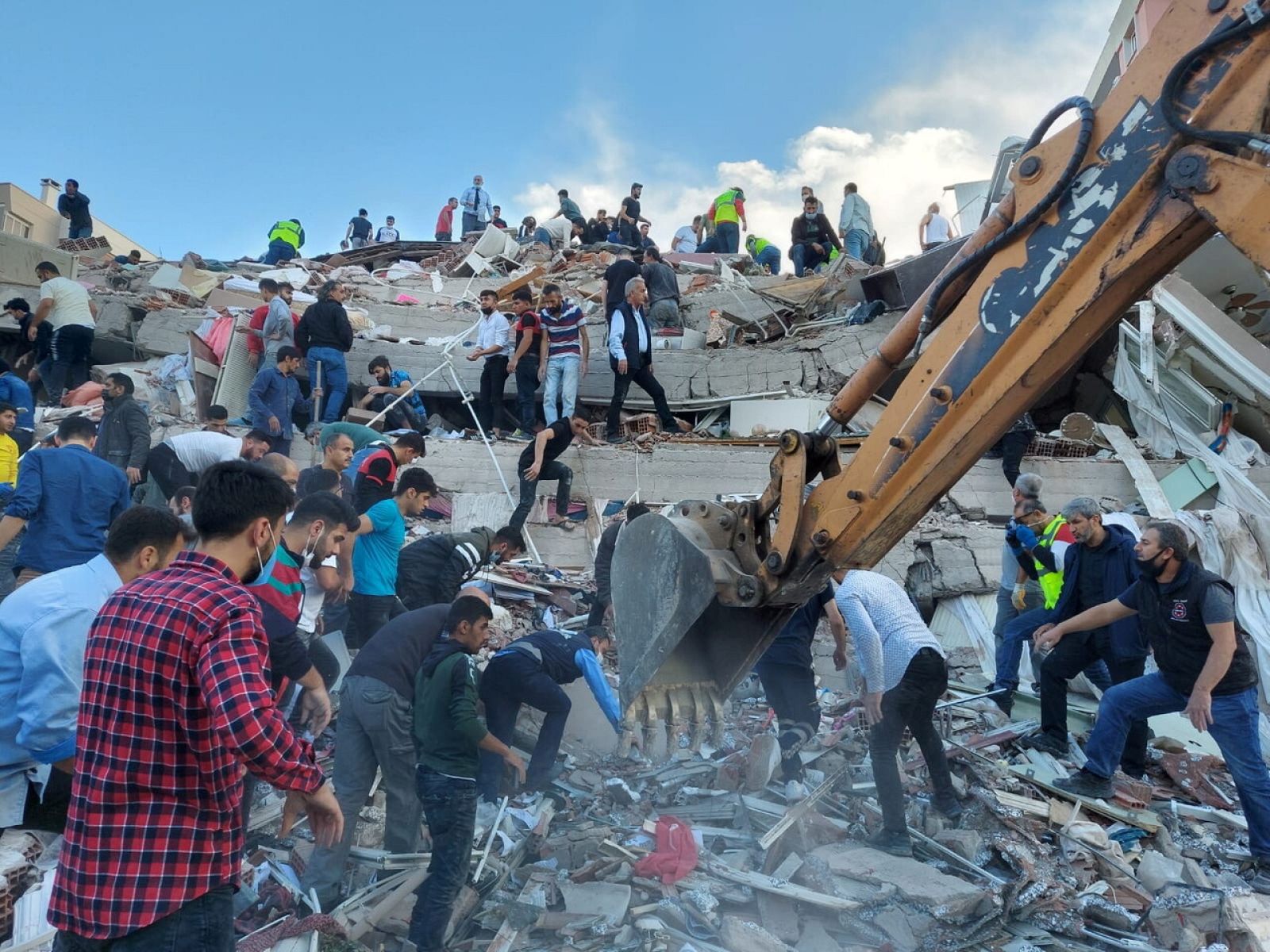 Un terremoto deja 19 muertos y 700 heridos en Turquía y Grecia | Ver