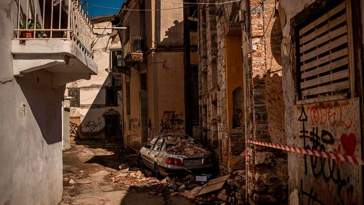Informativo 24h - Continúan las labores de rescate en la ciudad turca de Esmirna tras el terremoto