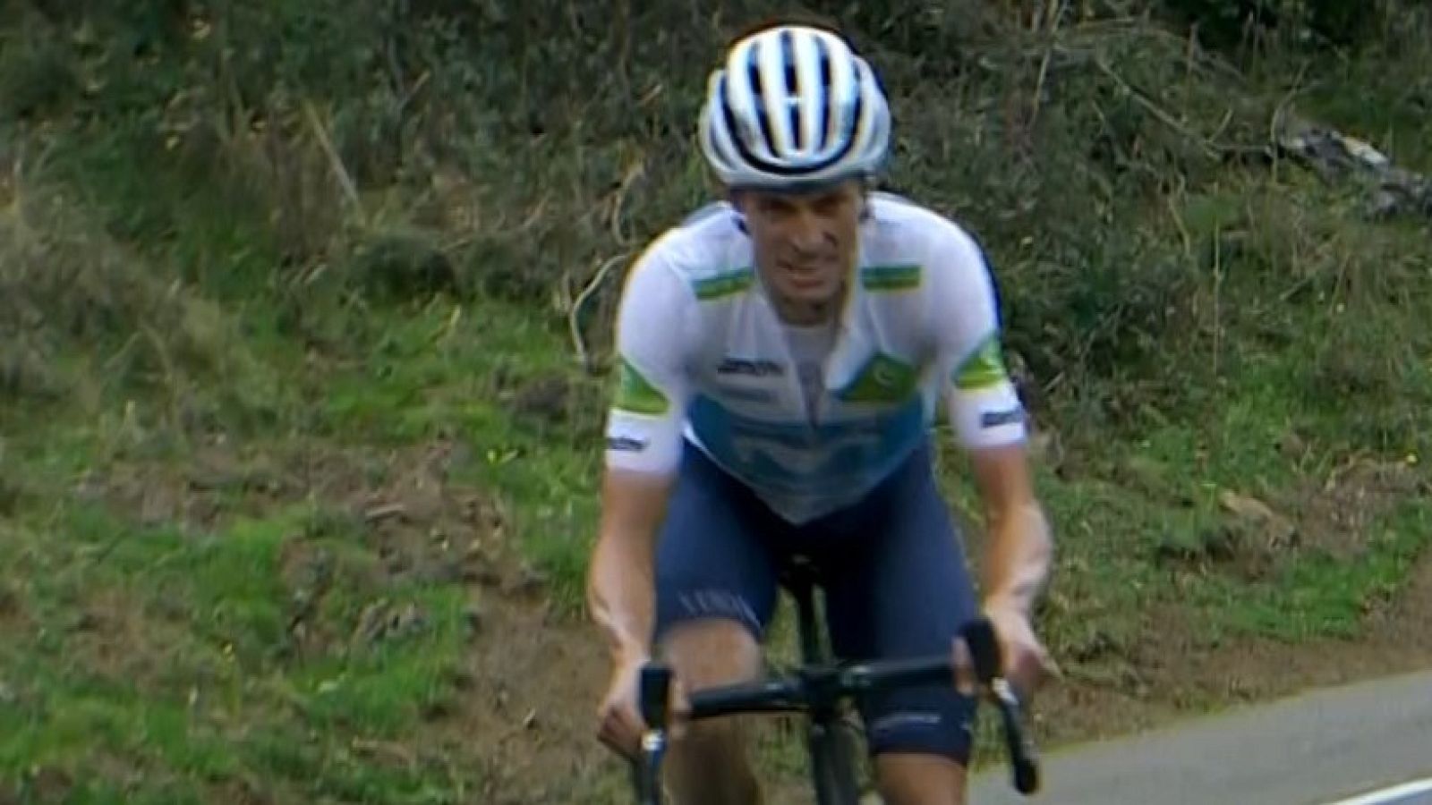 LA1 VUELTA ataque Enric Mas 011120