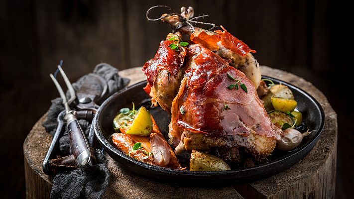 RTVE Cocina - Celia Villalobos prepara un plato digno de reyes: el faisán