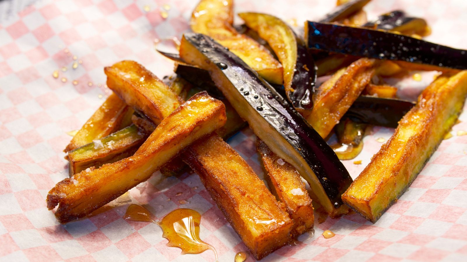 Receta de berenjena con miel y canela. Te contamos las claves