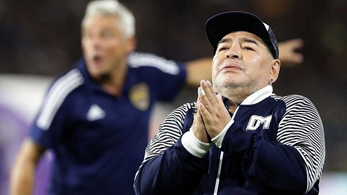 Telediario 1 - Maradona, operado con éxito de un hematoma en el cerebro