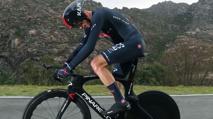 Vuelta ciclista a España - Vuelta 2020 | El vídeo viral de un aficionado grabando a Froome en la subida a Ézaro