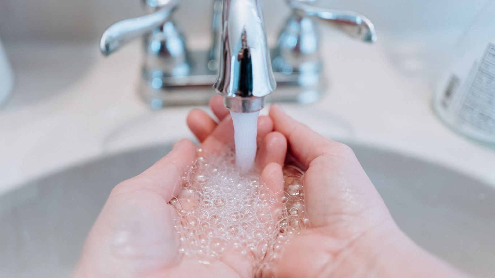 Brotes de Coronavirus en aguas residuales - España Directo | Ver