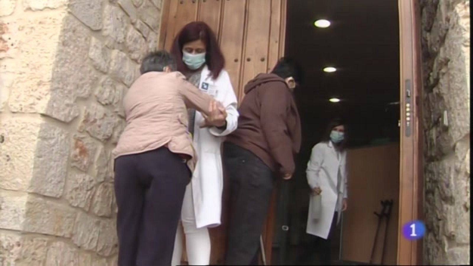 Atención presencial: imprescindible para personas dependientes | Ver