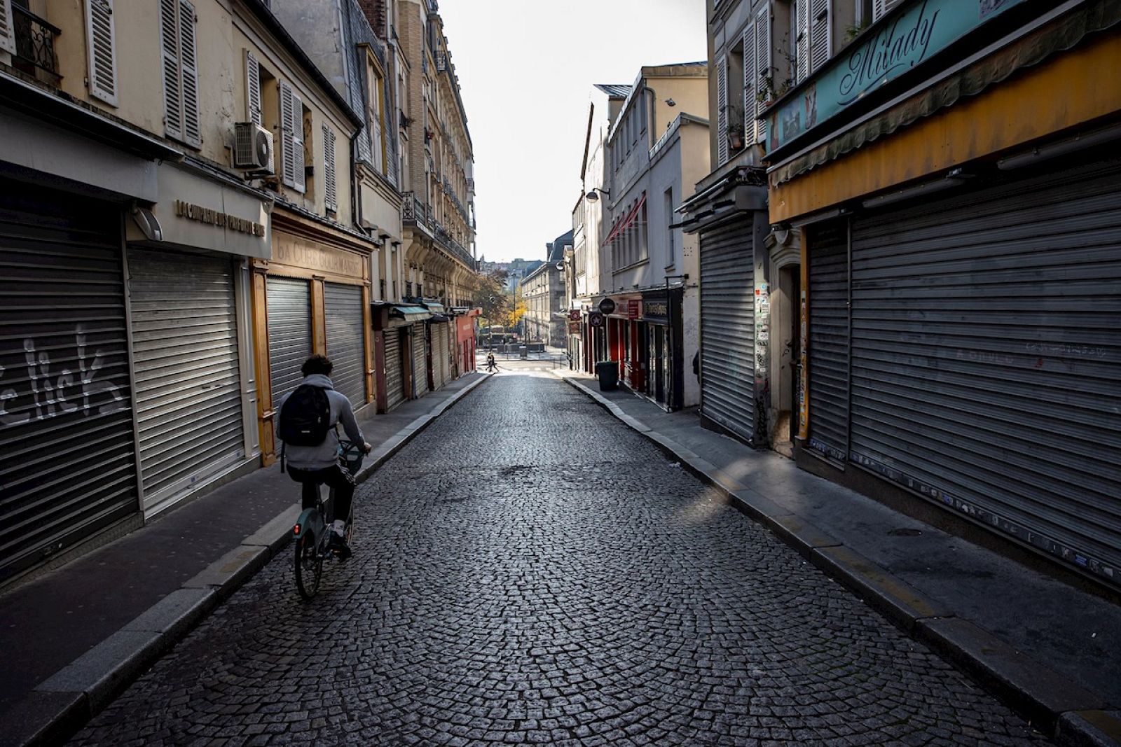 Simón: "Probablemente no sea necesario el confinamiento estricto" - La tarde en 24h | Ver
