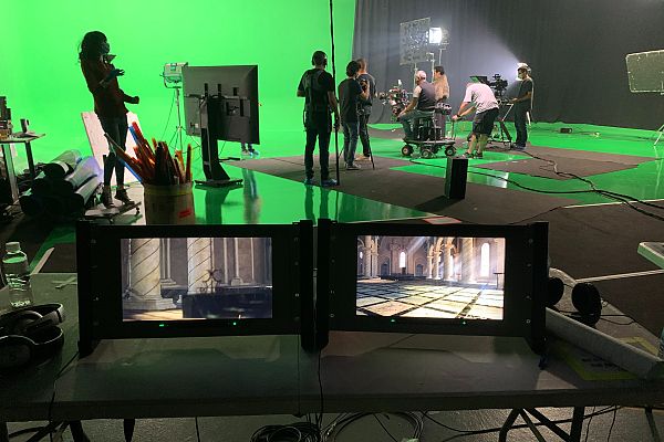 Aquí la Tierra - ¿Qué se esconde detrás de las cámaras de la hiperrealidad?