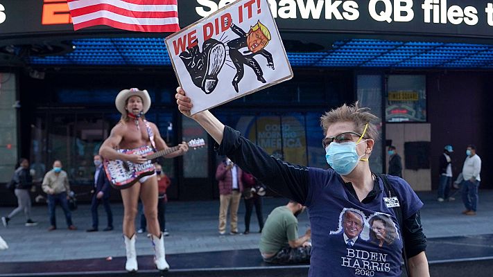 Telediario 1 - Demócratas y republicanos salen a las calles