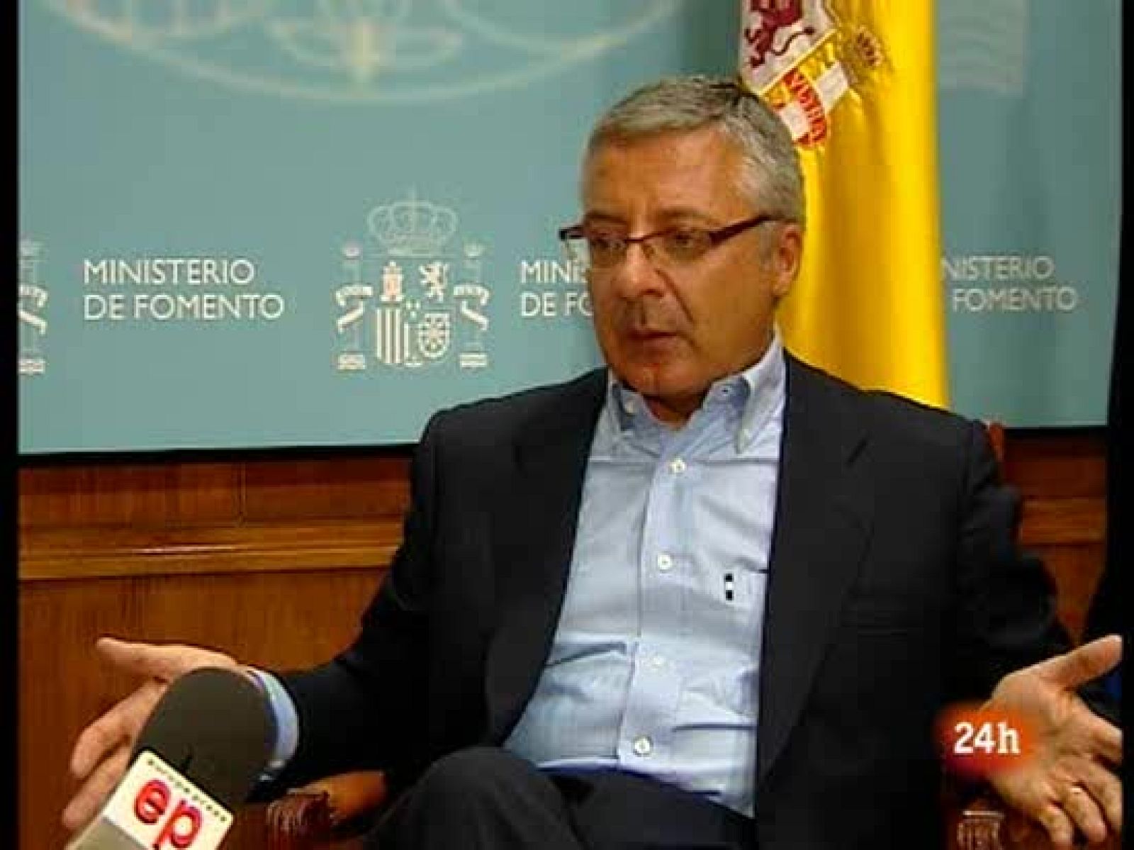 El ministro de Fomento, José Blanco, aboga por la "contención" salarial para los funcionarios durante 2010