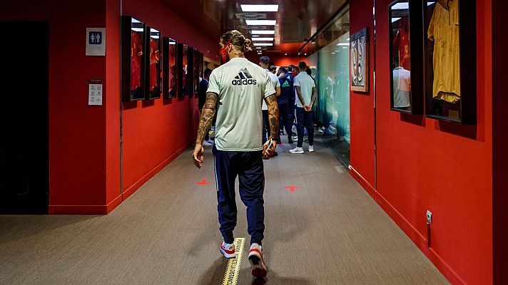 Telediario 1 - Fútbol | Ramos no entrena con la selección por precaución