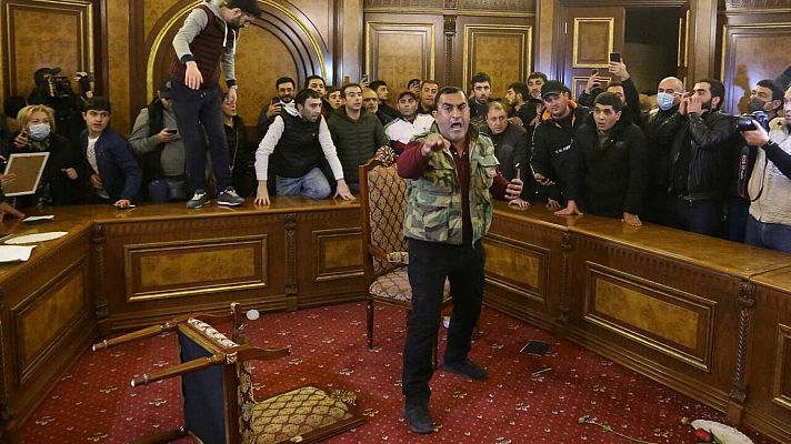 Telediario 1 - Armenia anuncia un acuerdo con Rusia y Azerbaiyán para un cuarto alto el fuego en Nagorno Karabaj