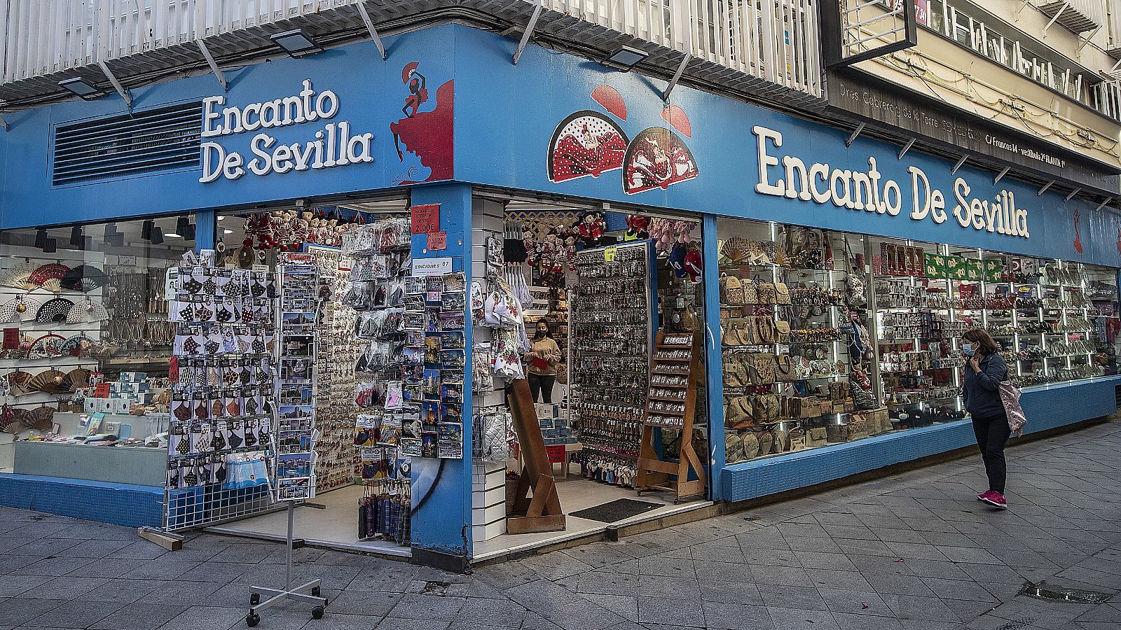 Coronavirus - Andalucía endurece sus restricciones mientras bate récord de fallecimientos - Telediario 1 | Ver