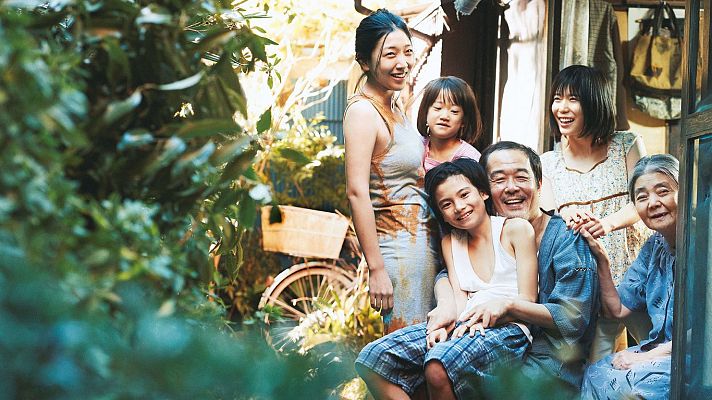 El cine de La 2 - 'Un asunto de familia', una joya de Hirokazu Koreeda nominada al Oscar,  este sábado en El cine de La 2