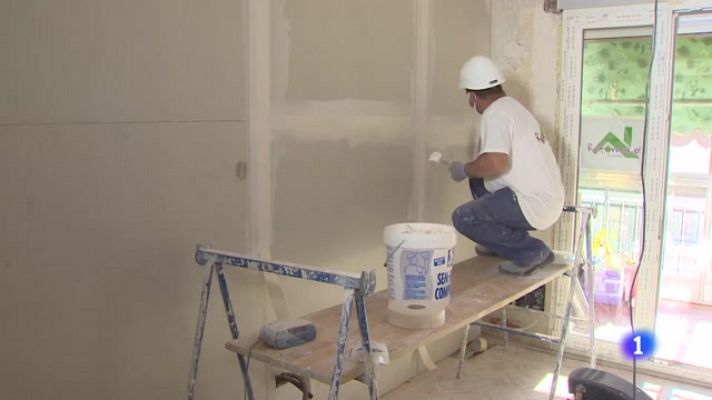 Telediario 1 - 6 de cada 10 españoles creen que debería arreglar algo en su casa