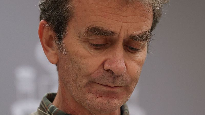 Simón descarta dimitir, como pedía el Colegio de Médicos