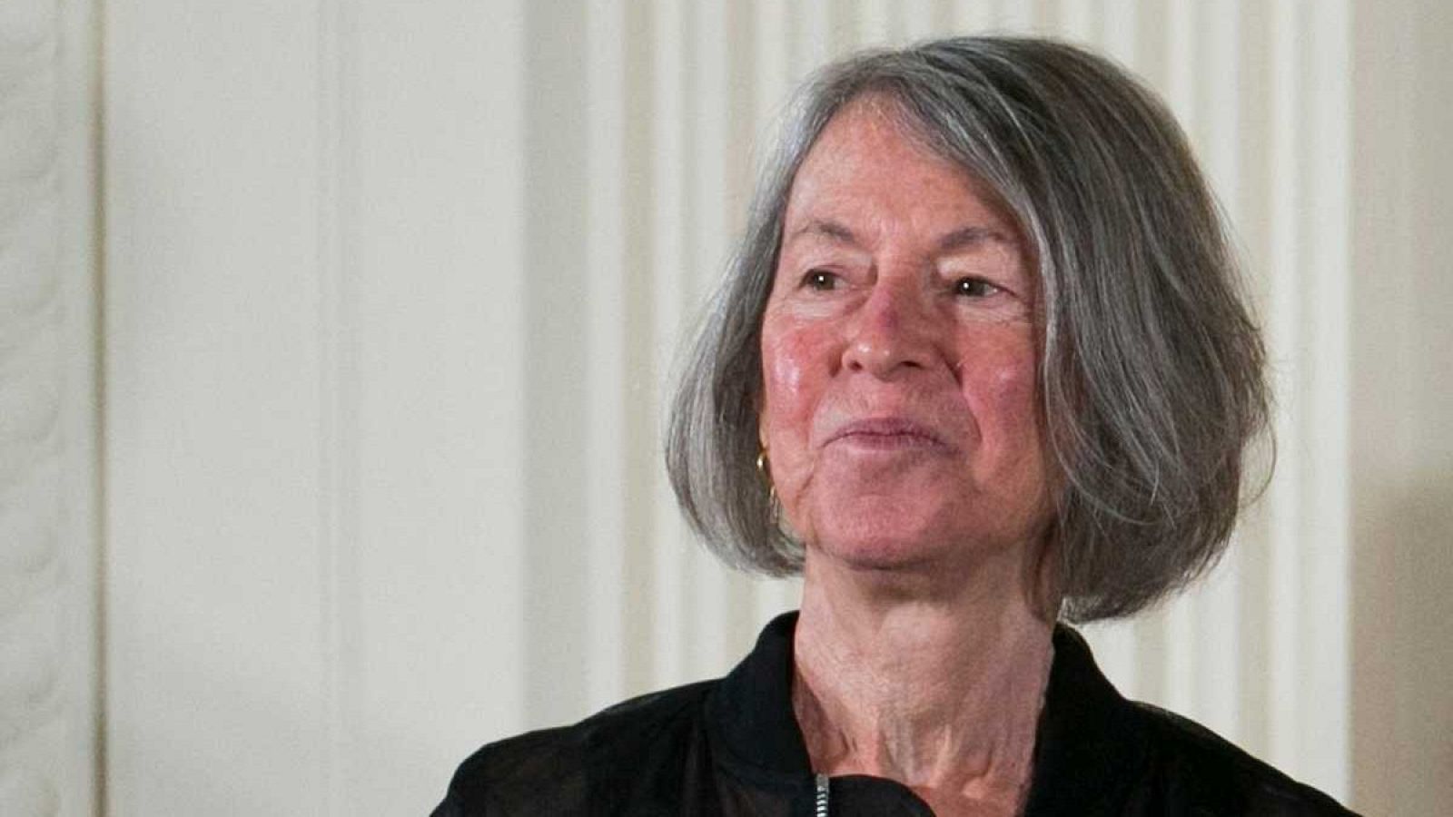 Tras ganar el Nobel Louise Glück, rompe con la editorial Pre-Textos, que la publicó cuando apenas era conocida