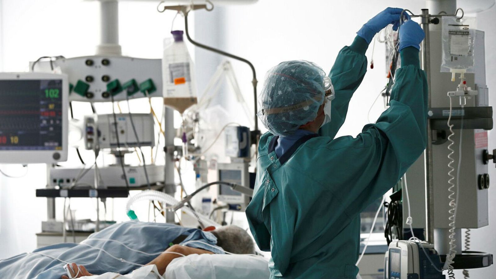 Sanidad apunta a una "tendencia a la baja" en el nivel de positividad del COVID-19 que se sitúa en el 12 %