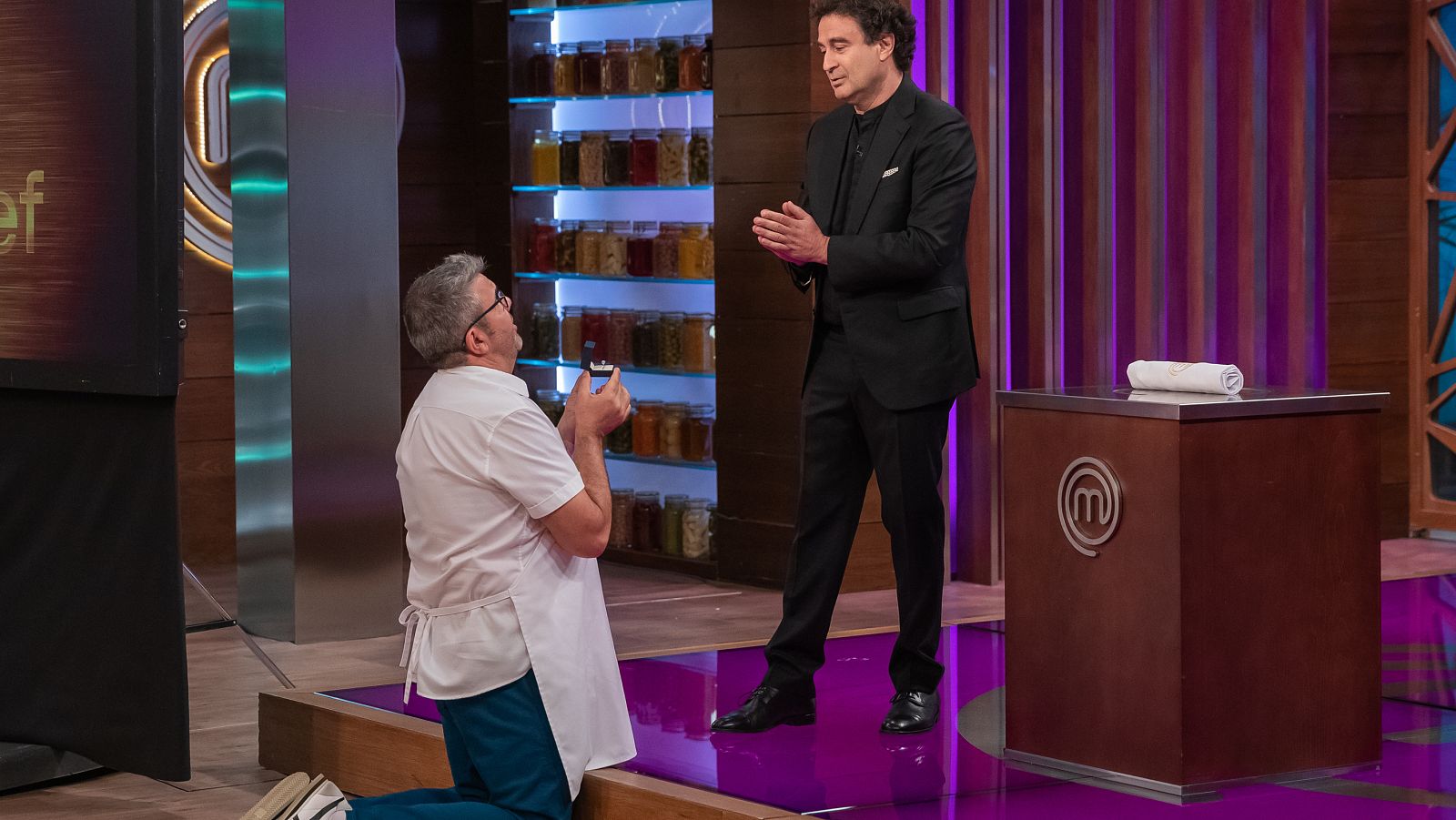 Flosie le pide matrimonio a Pepe en Masterchef Celebrity | Ver