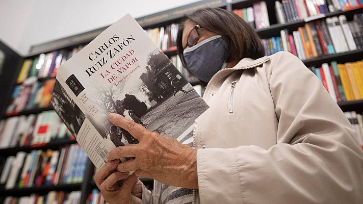 Telediario 1 - Se publica 'La ciudad del vapor', el libro póstumo de Carlos Ruiz Zafón