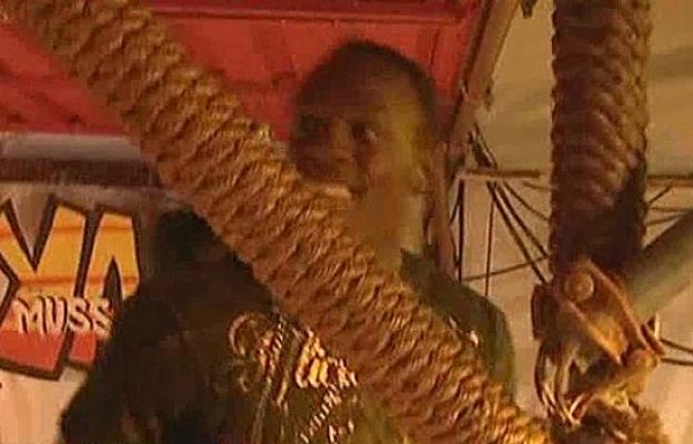  - Bolt celebra sus medallas