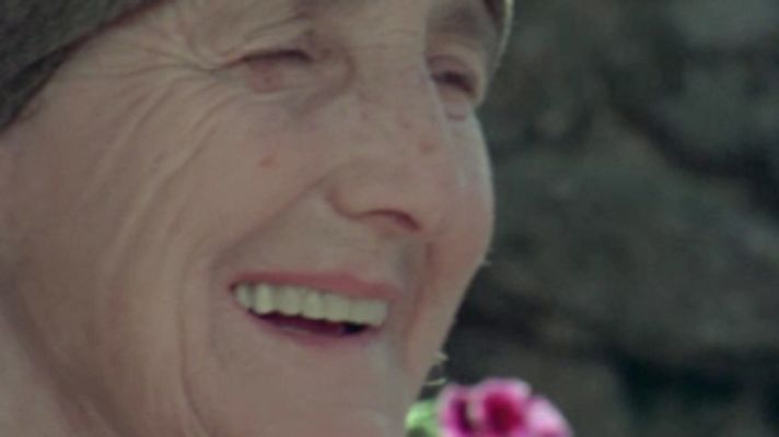 Raíces - Tía Petra