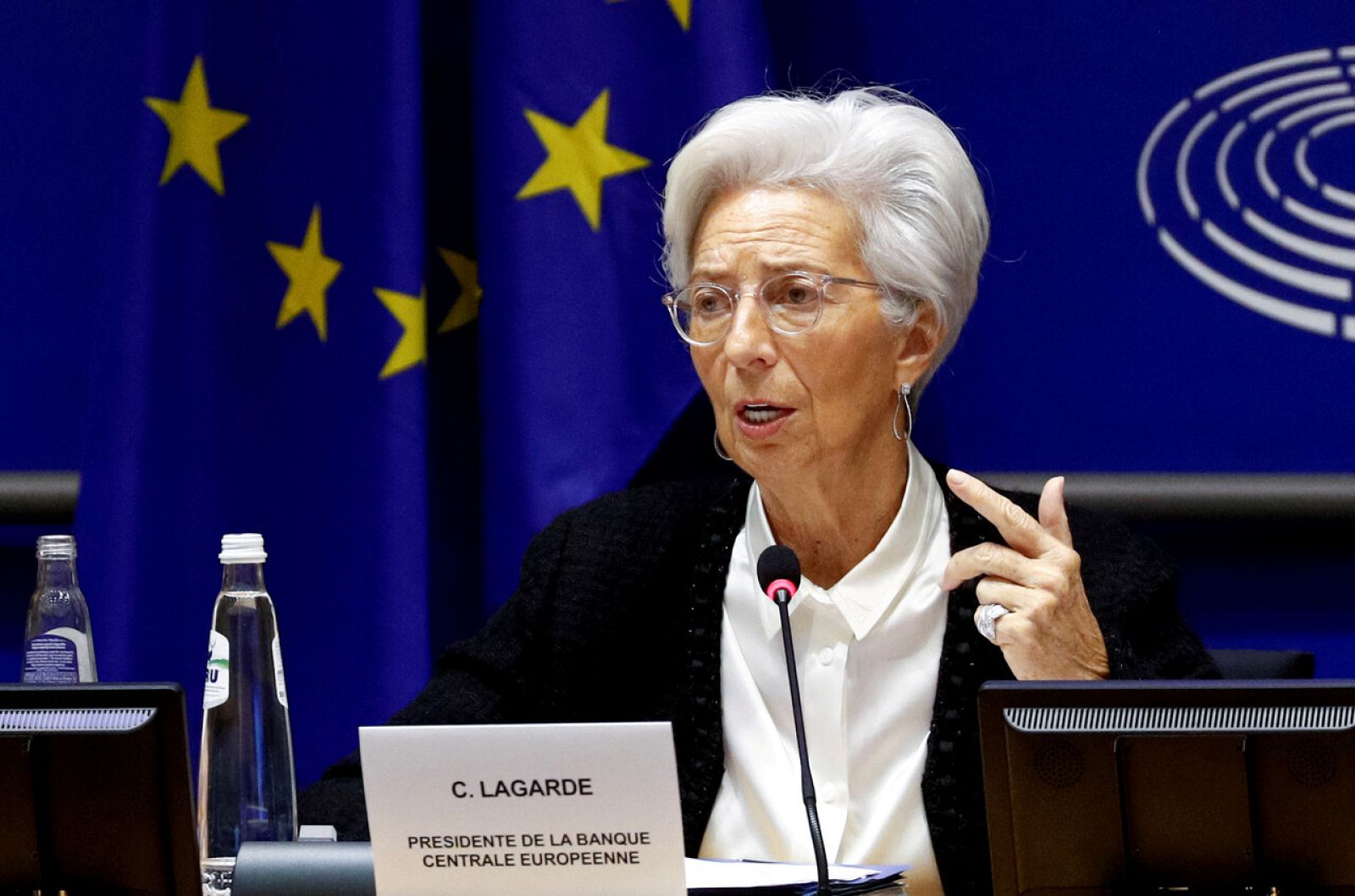 Lagarde apremia para aprobar cuanto antes los fondos de la UE - La tarde en 24h | Ver