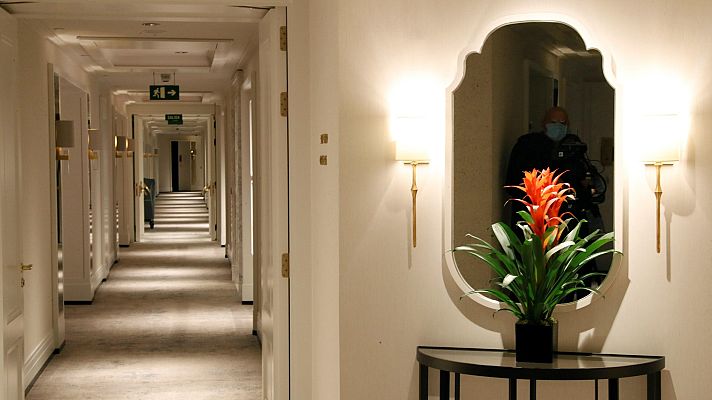 Telediario 1 - Los hoteles buscan alternativas ante la falta de turistas