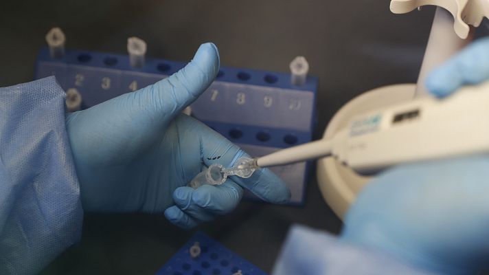 Telediario 1 - El valor de los voluntarios de los ensayos de las vacunas contra el coronavirus