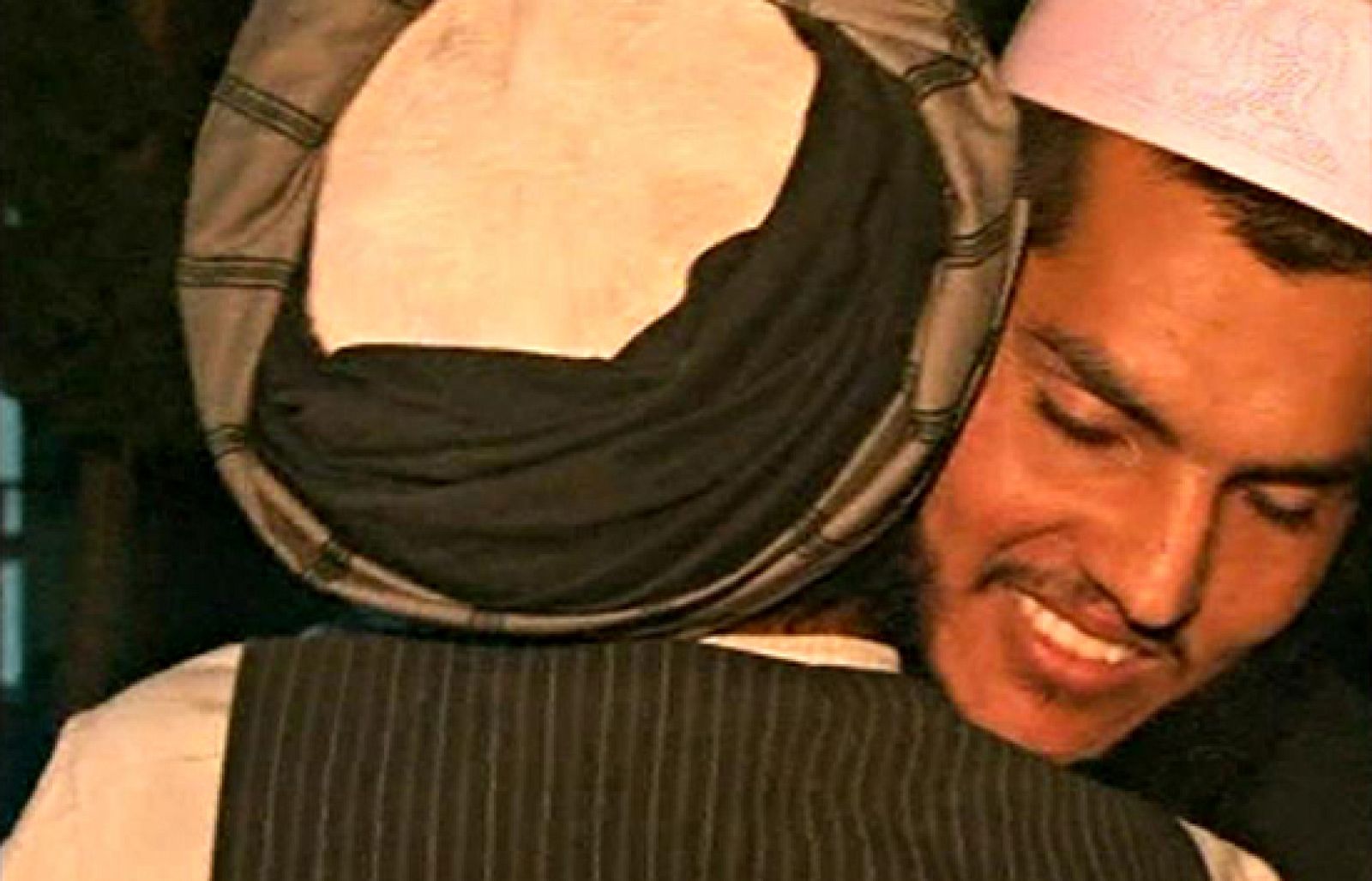 Vuelve a casa uno de los presos más jóvenes de Guantánamo