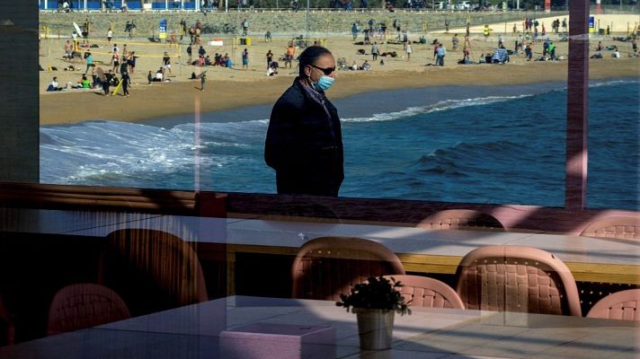 Informativo 24h - Cataluña inicia una desescalada en cuatro fases y reabre la hostelería tras cinco semanas de cierre