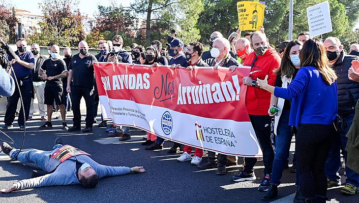 Telediario 1 - La hostelería reclama más ayudas para poder sobrevivir