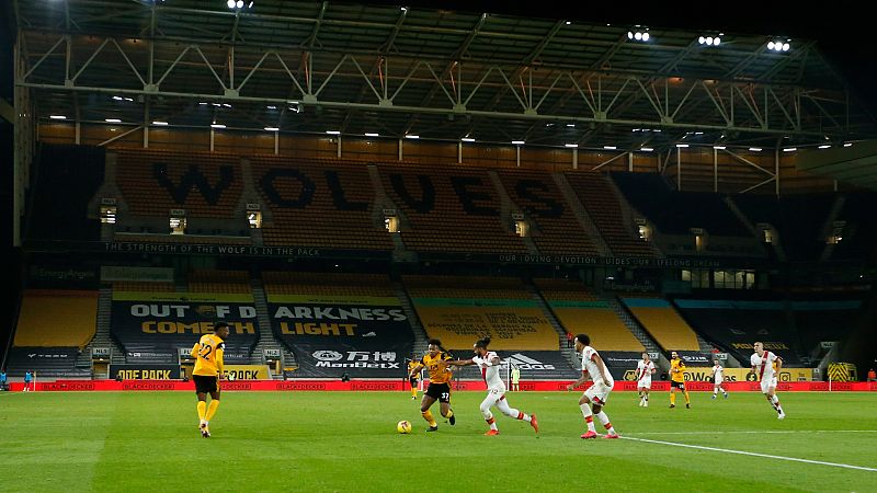 La Premier planea aplazamientos para poder jugar con público | Ver