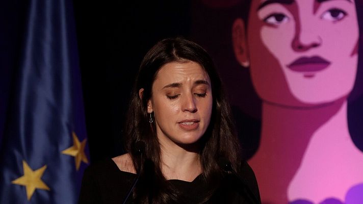 Informativo 24h - Montero se emociona en el acto por el 25N