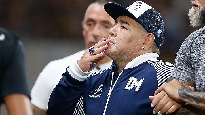 La tarde en 24h - Diego Armando Maradona ha muerto a los 60 años por un paro cardíaco