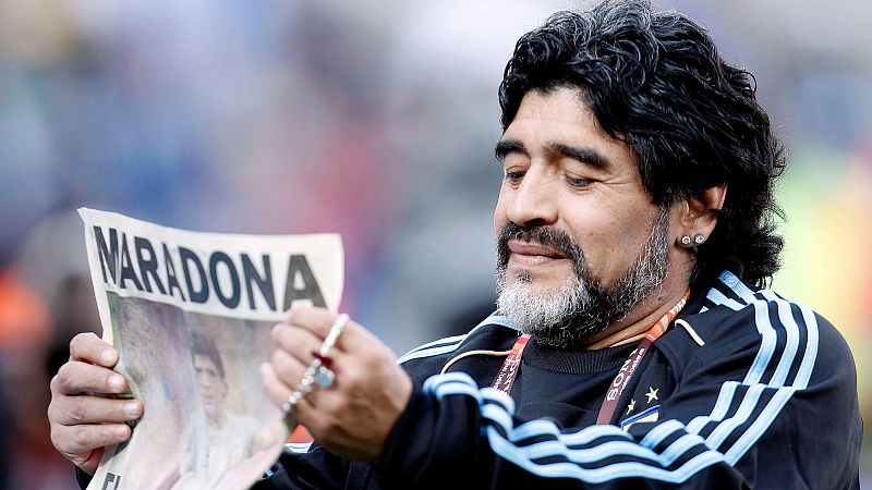 Maradona sucumbe a un largo historial clínico por sus adicciones