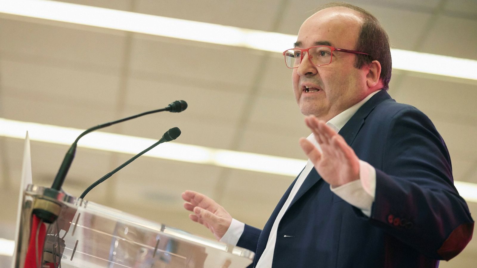 Iceta cree que es una "victoria" que Bildu "participe en las instituciones" y en la "gobernabilidad" de España