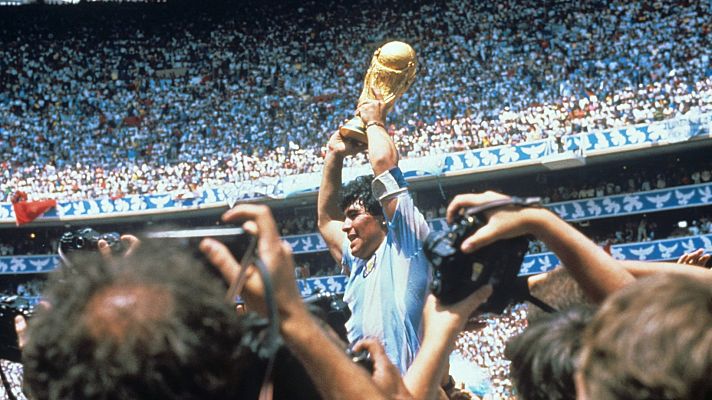 Telediario 1 - Maradona: "Mi primer sueño es jugar un mundial. Y el segundo, ganarlo"
