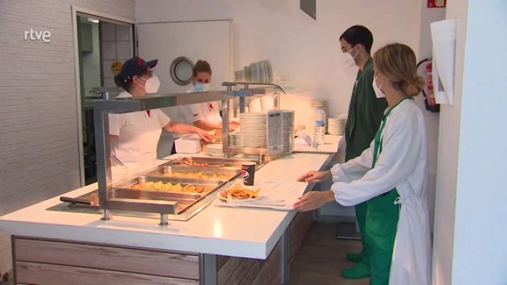 L'Informatiu - No són sanitaris però fan que l'Hospital funcioni