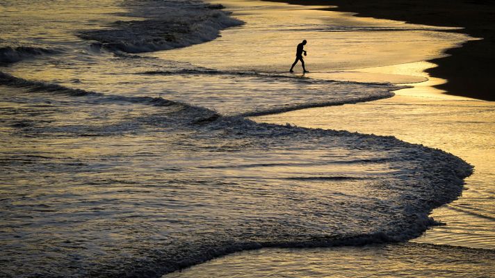 El tiempo - Seis provincias y Melilla en riesgo  por lluvias, tormentas, oleaje y niebla