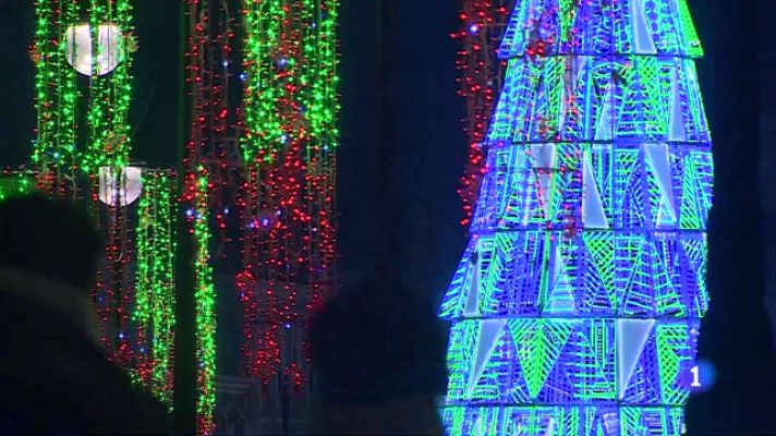Telediario 1 - Juan Duyos llena de joyas Madrid