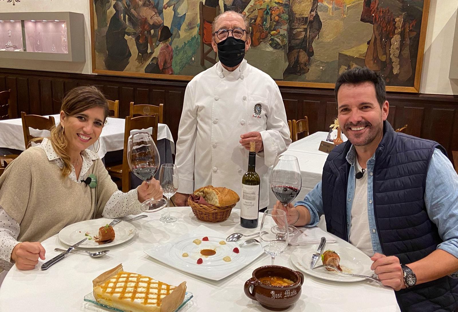 Aquí la Tierra - ¡Lucía Jiménez ya es terrícola de honor! Paseamos bajo el acueducto romano de Segovia con ella