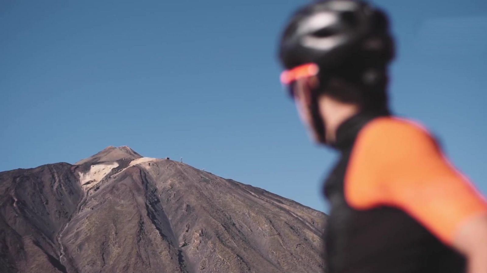 Trail - Documental "Tocando el cielo - Ruta 040" - ver ahora