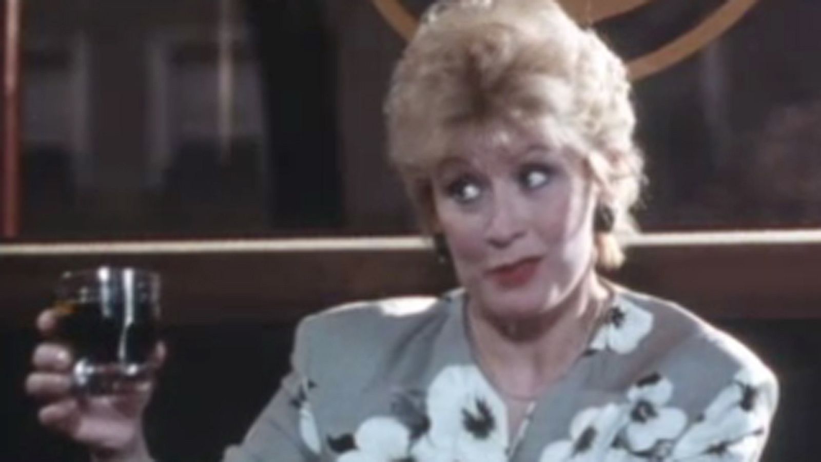 Crónicas urbanas - Rubio como la cerveza - Crónicas urbanas | Ver