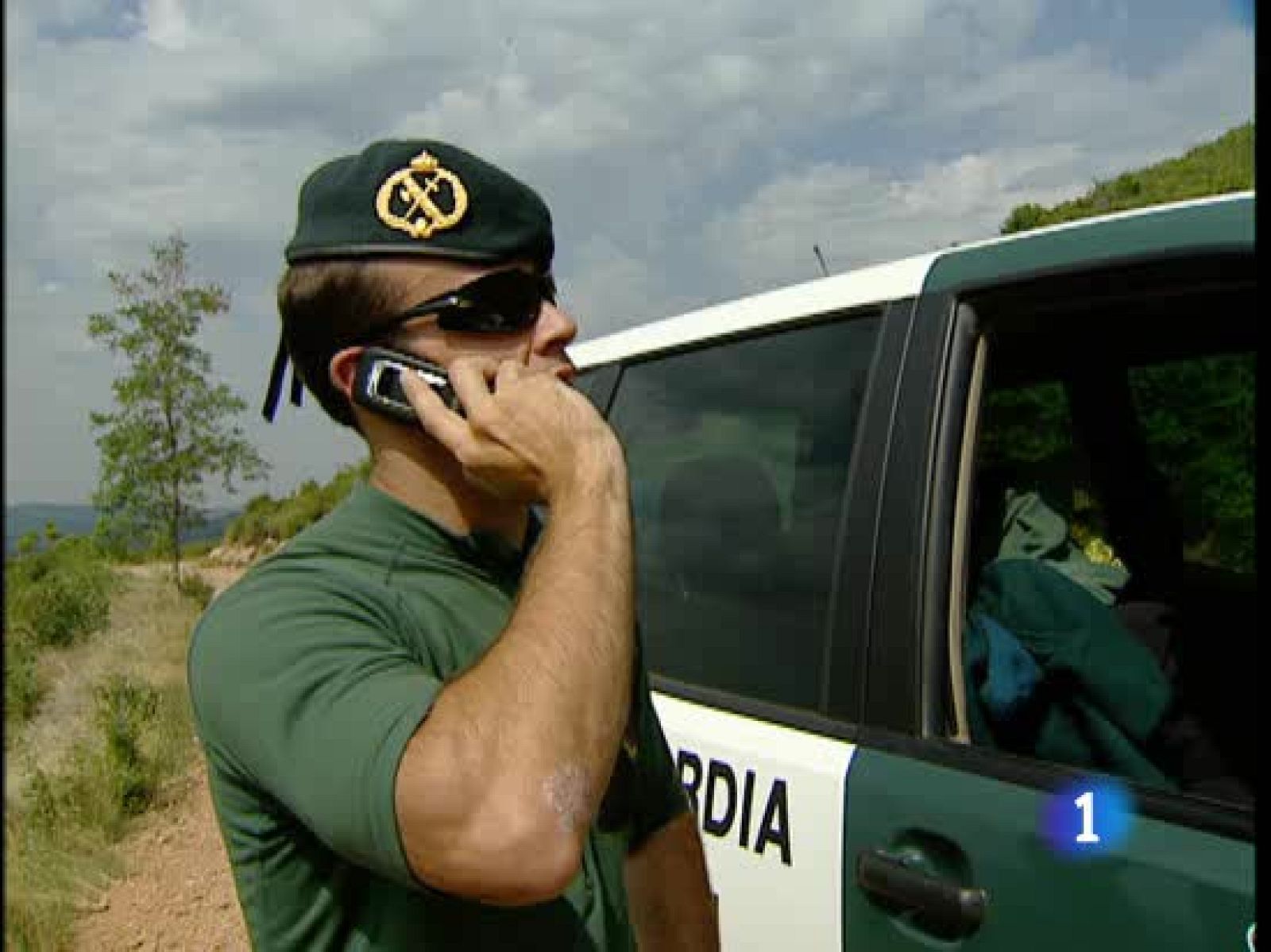 Un equipo de TVE ha visto las dificultades técnicas que entraña un rescate en pared vertical | Ver