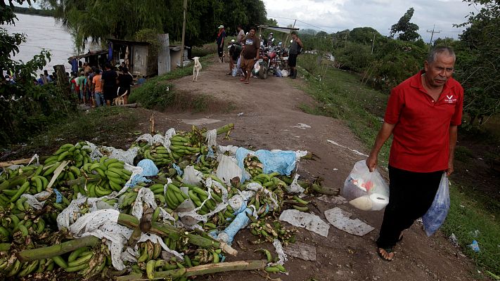 Telediario 1 - Ola de refugiados climáticos en Centroamérica tras los huracanes