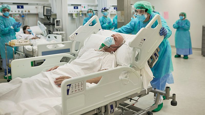 Entramos en la UCI de un hospital madrileño - La hora de La 1 | Ver