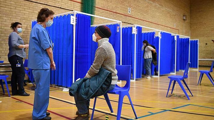 Telediario 1 - El 'Día-V' llega al Reino Unido: primer país en administrar la vacuna de Pfizer-BioNTech