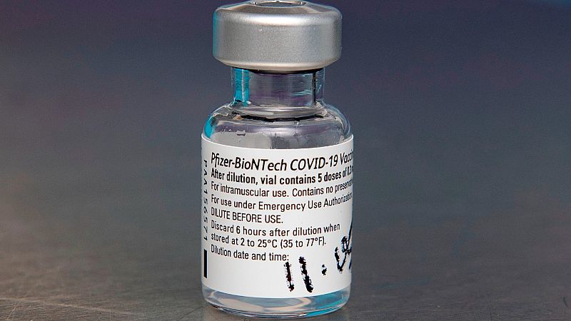 Los efectos secundarios de la vacuna de la COVID-19 son similares a los de otras vacunas | Ver