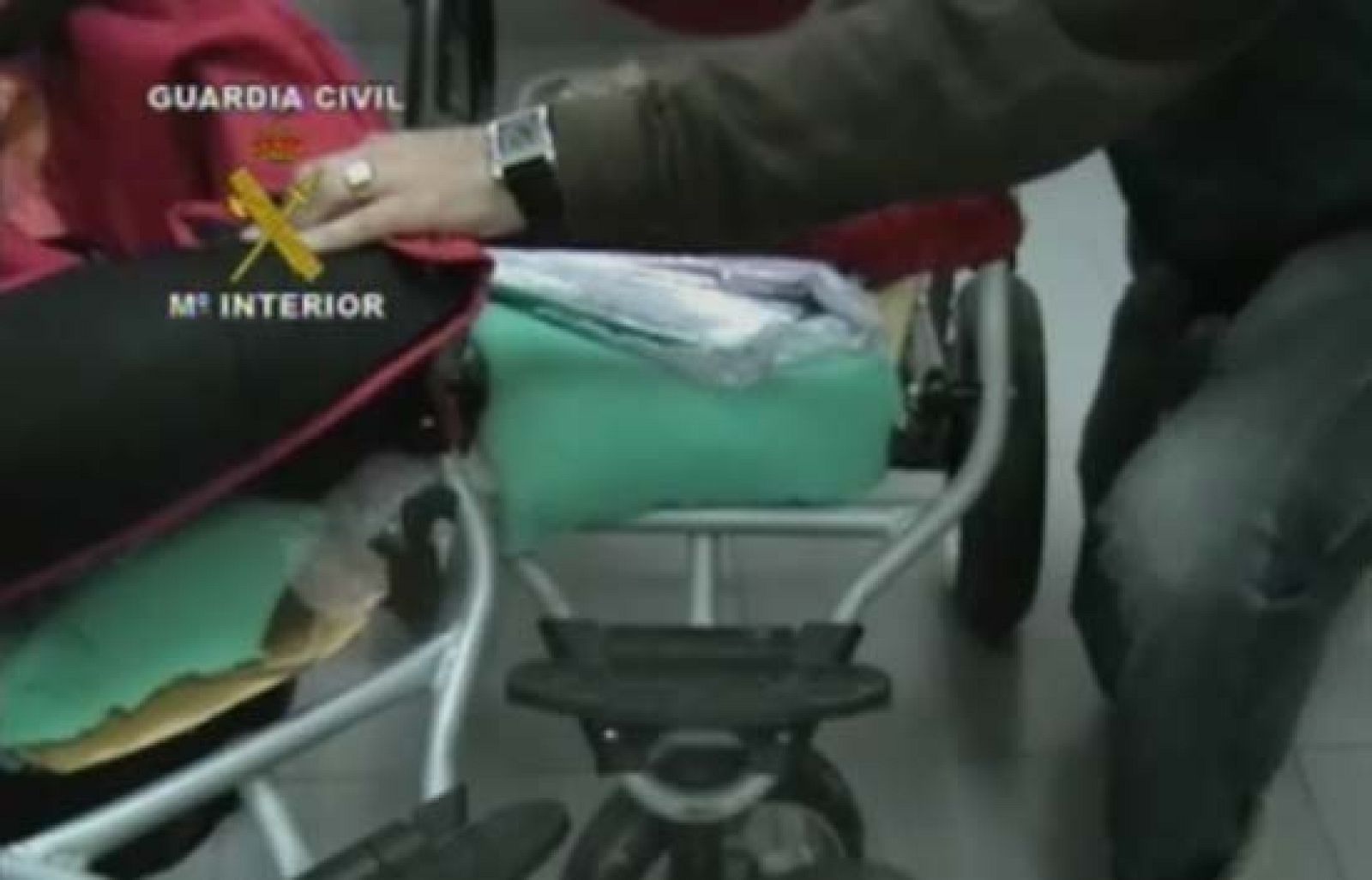 Cochecitos para la droga | Ver